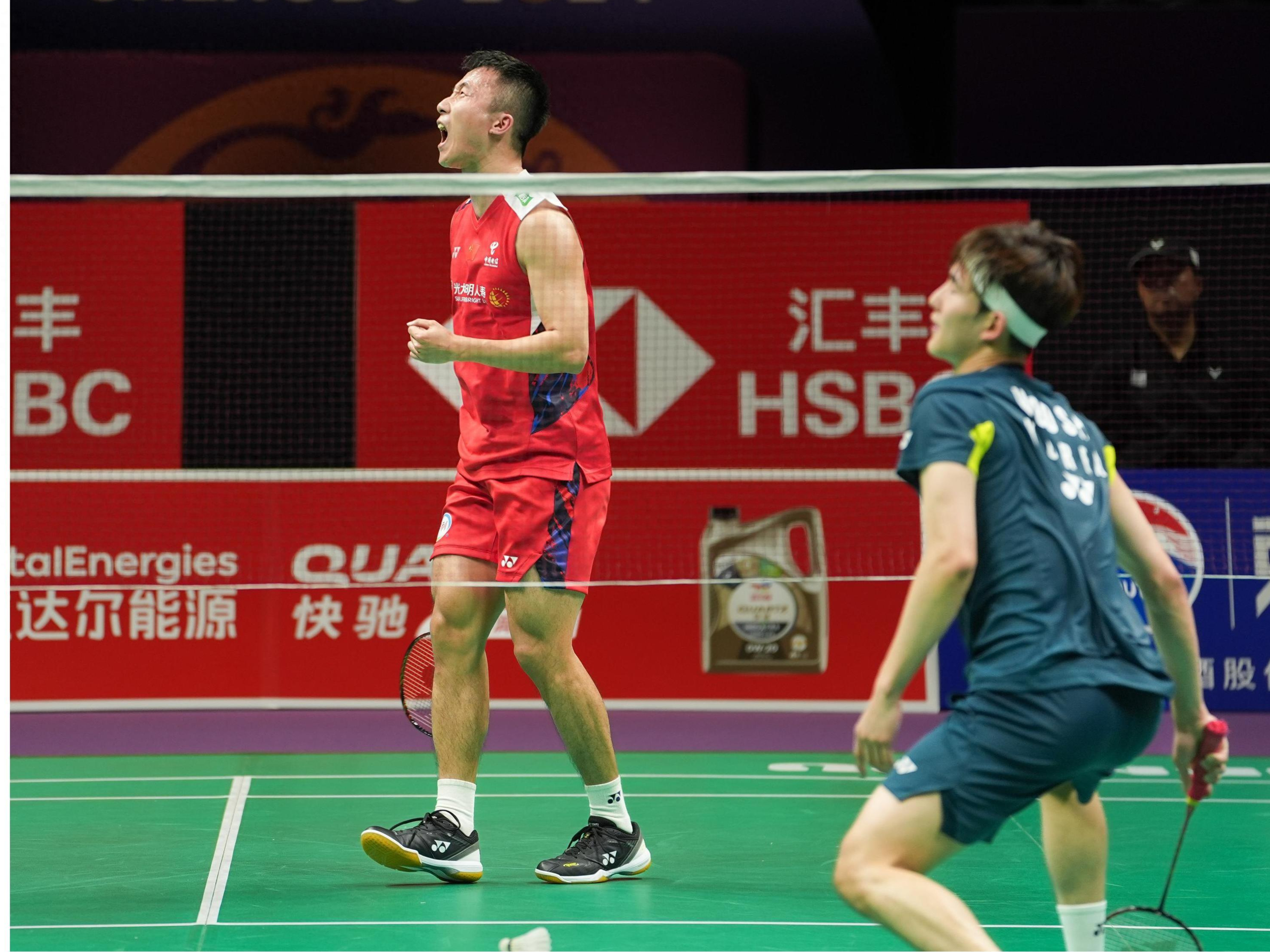 英格兰羽毛球队轻取泰国羽毛球队,谌龙制霸全场 英格兰羽毛球队轻取泰国羽毛球队,谌龙制霸全场