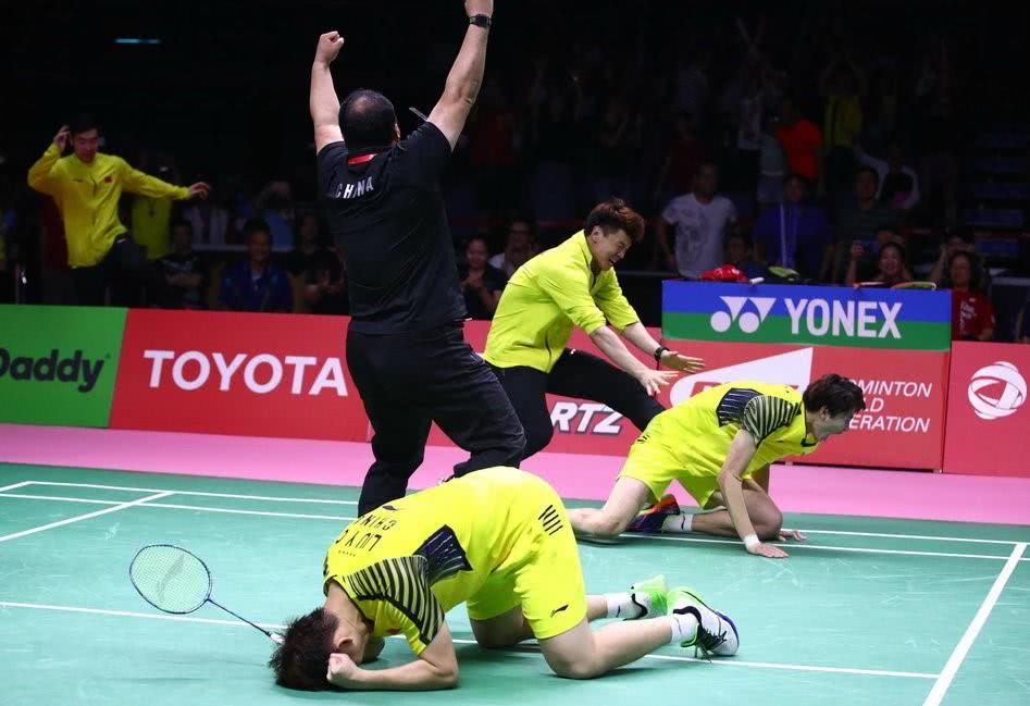 英格兰羽毛球队轻取泰国羽毛球队,谌龙制霸全场 英格兰羽毛球队轻取泰国羽毛球队,谌龙制霸全场