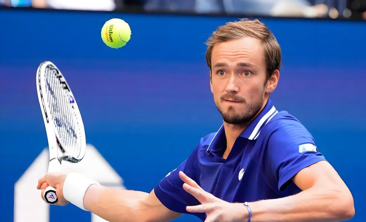 世界网球队强势德国网球队,梅德韦杰夫关键制胜 世界网球队强势德国网球队,梅德韦杰夫关键制胜