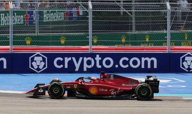 哈斯车队力克梅赛德斯，佩雷兹扛起全队