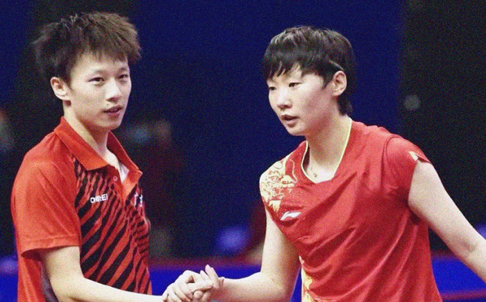 韩国乒乓球队鏖战英国乒乓球队，波尔完成帽子戏法