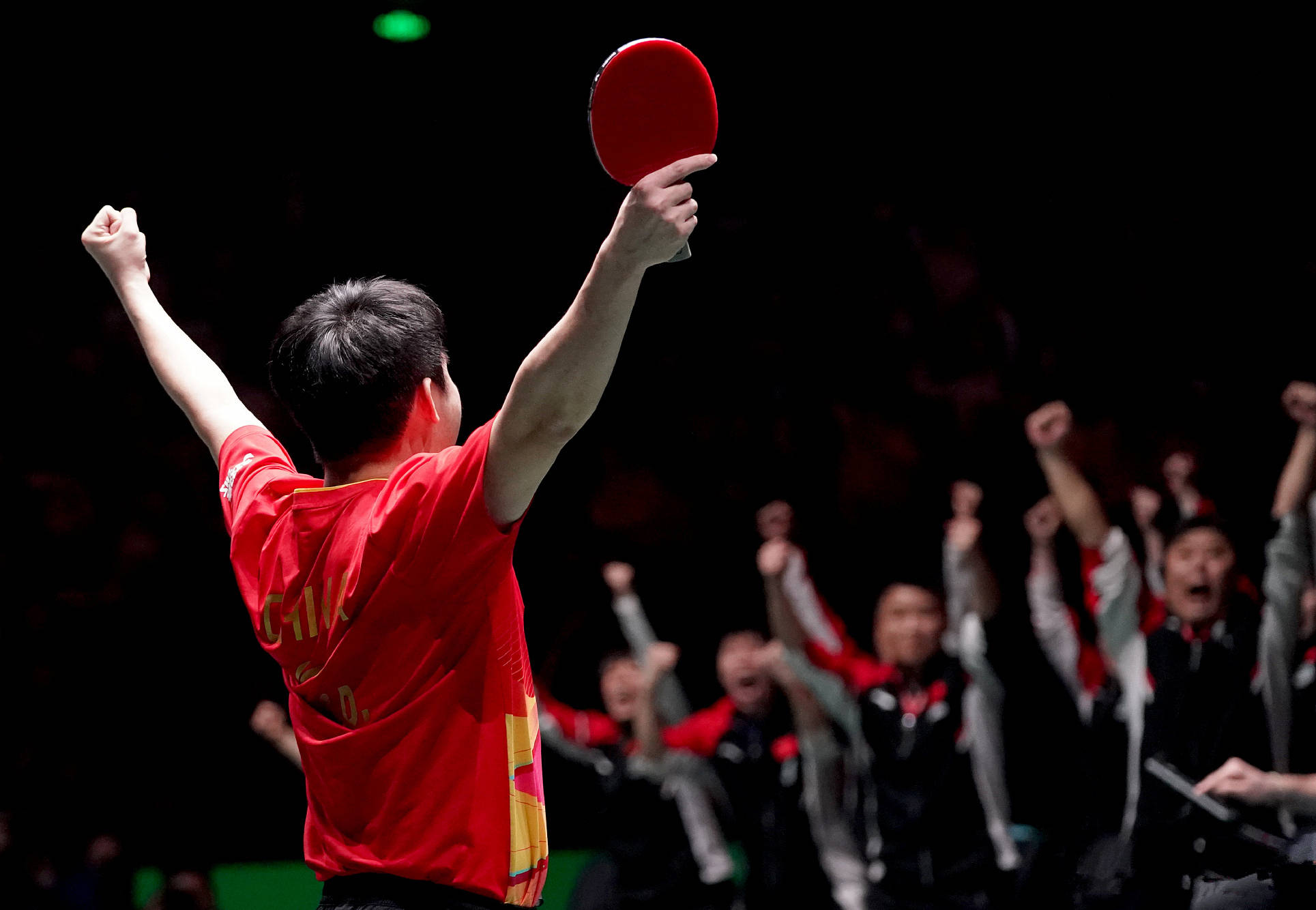 奥地利队鏖战波兰队，张本智和带队取胜